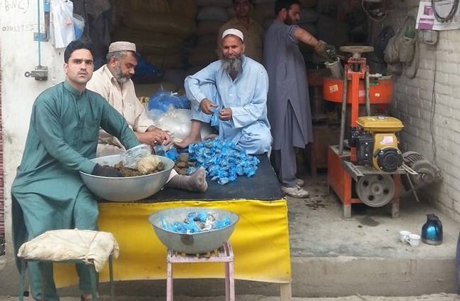 خیبرپختونخوا حکومت کا نسوار اور تمباکو پر ٹیکسز میں کمی کا فیصلہ