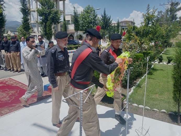 سوات، پولیس لائن میں خیبر پختونخوا پولیس کی جانب سے یوم غازیان جوش و خروش سے منایا گیا