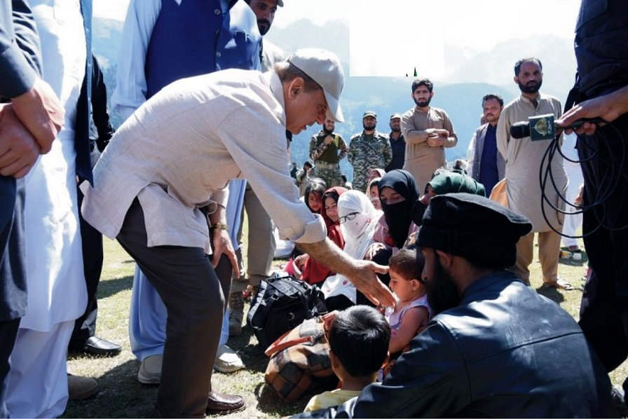 سوات:ہماری پہلی ترجیح سیلاب سے تباہ شدہ سڑکوں کی بحالی ہے۔ وزیر اعظم شہباز شریف