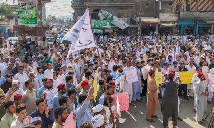 سوات میں امن اور شدت پسندوں کے خلاف احتجاج کا سلسلہ جاری