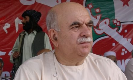 محمود خان اچکزئی نے پارٹی ڈسپلن کے خلاف ورزی پر اپنے خاص مصاحبین کی پارٹی رکنیت ختم کردی