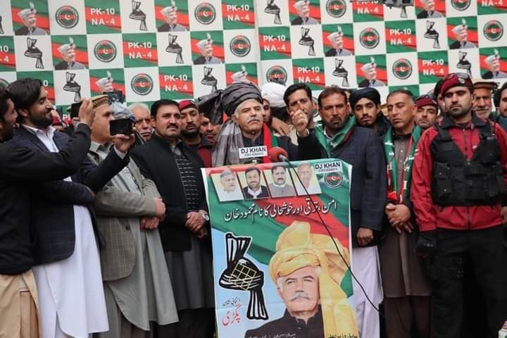عمران خان کے لیے اگر اسٹبلشمنٹ سے بات ہوگی تو اپنا کردار ادا کروں گا، محمود خان