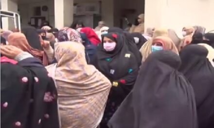 تنخواہیں نہیں دی گئیں، تو انتخابی ڈیوٹی سے بائیکاٹ ہوگا، لیڈی ہیلتھ ورکرز سوات