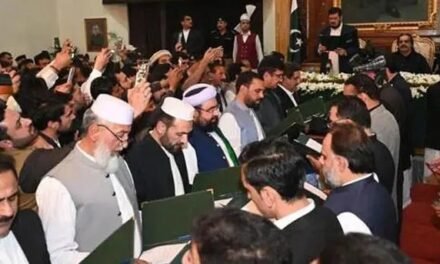 سابق صوبائی وزیر شکیل خان کے بعد پختونخوا کے مزید 3 وزرا پر گڈ گورننس کی تلوار لٹکنے لگی