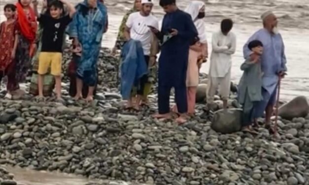 سانحہ دریائے سوات سے متعلق رپورٹ تیار، سارا ملبہ سیاحوں پر ڈال دیا گیا