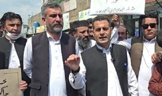 سوات مٹہ: وکلاء اور پولیس تنازعہ جرگے کے ذریعے حل، ایس ایچ او اور ڈی ایس پی کا تبادلہ