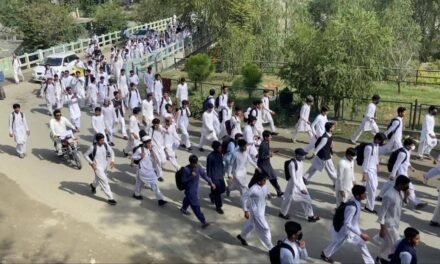 کالجز کے طلباء ایک ہفتے سے احتجاج پر،آؤٹ سورسنگ کیا ہے؟ کالجز نا تو پرائیویٹ ہونگے نا لیز پر دینگے،تو پھر ؟ ساری کہانی اس خبر میں